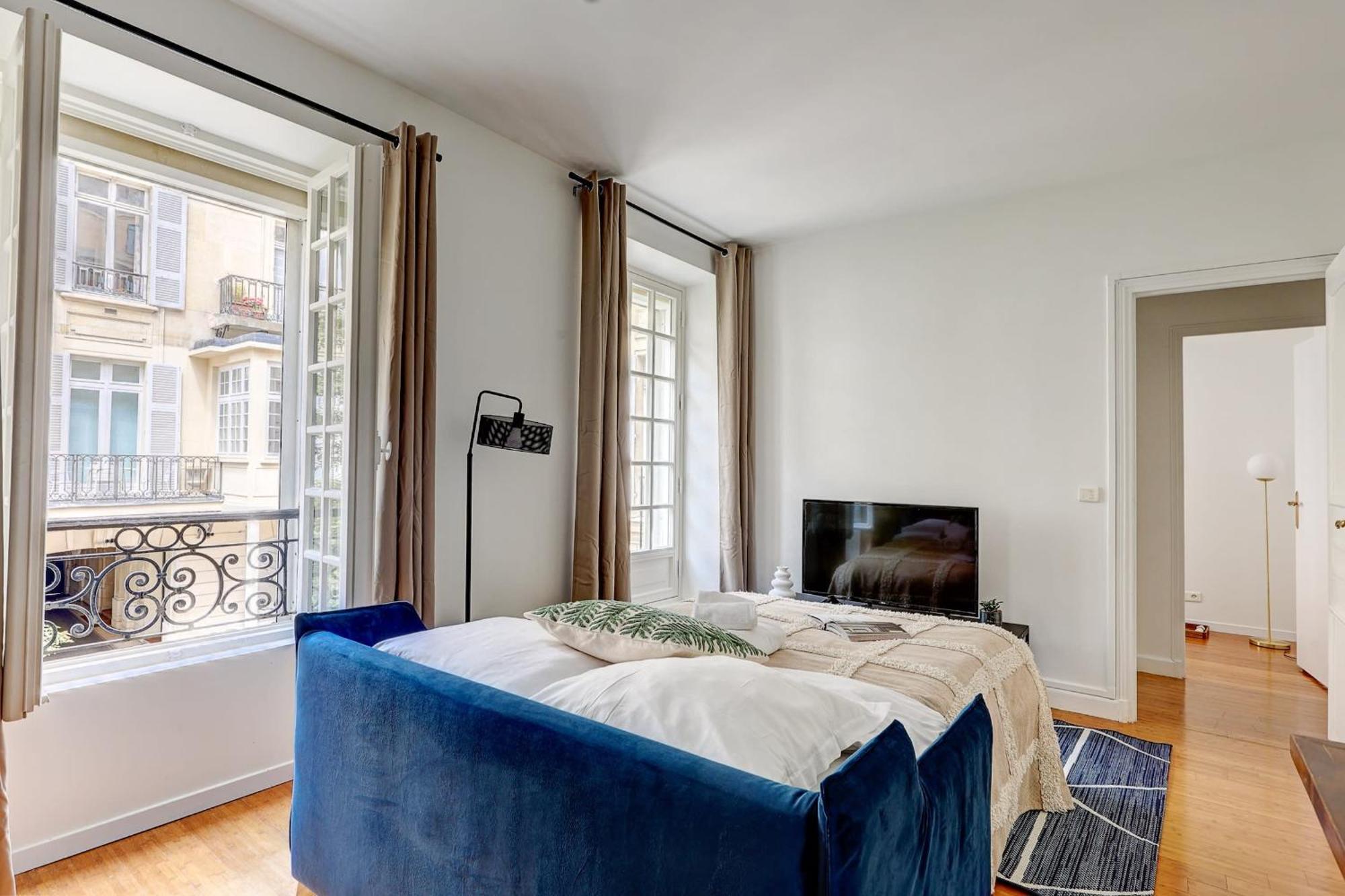 Champs-Elysees - 2Br With Balcony - Cityapartmentstay Paris Bagian luar foto