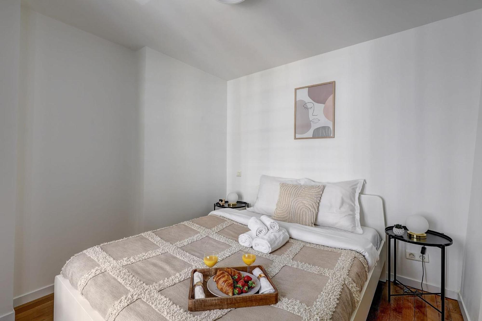 Champs-Elysees - 2Br With Balcony - Cityapartmentstay Paris Bagian luar foto