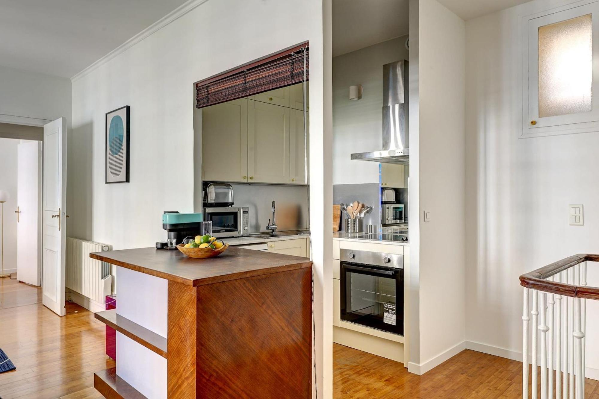 Champs-Elysees - 2Br With Balcony - Cityapartmentstay Paris Bagian luar foto