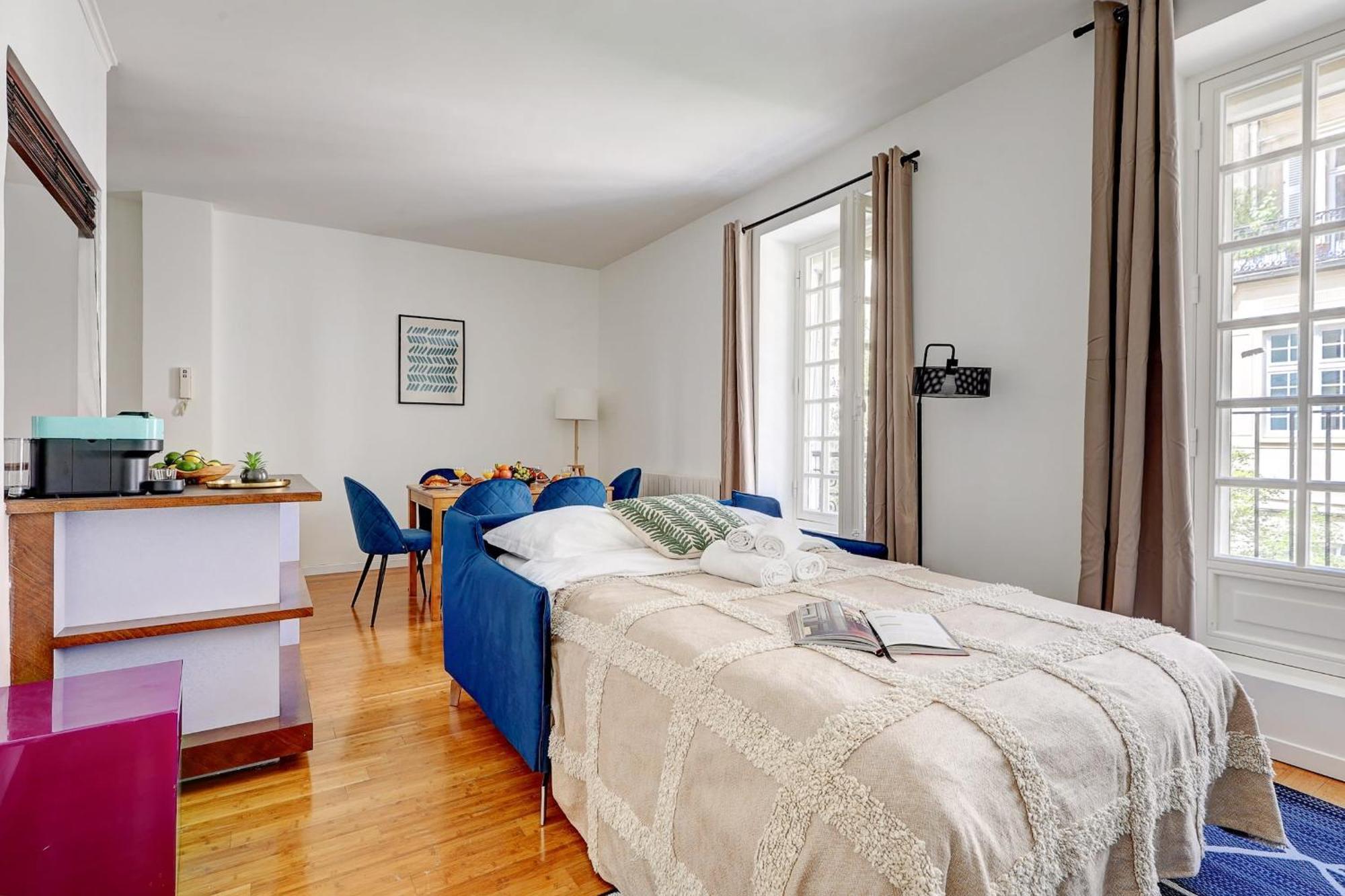 Champs-Elysees - 2Br With Balcony - Cityapartmentstay Paris Bagian luar foto