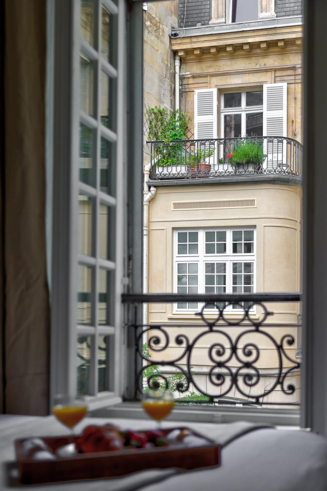 Champs-Elysees - 2Br With Balcony - Cityapartmentstay Paris Bagian luar foto