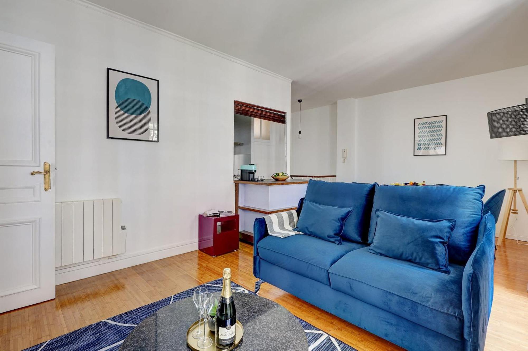 Champs-Elysees - 2Br With Balcony - Cityapartmentstay Paris Bagian luar foto
